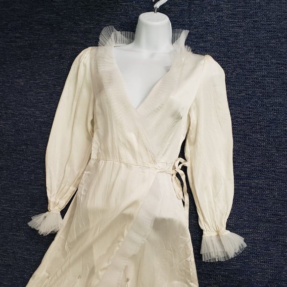 Hill House Womens White Silk Wrap Robe Size XS Beaded Feathers Tulle V-Neck Luxe - Picture 2 of 12